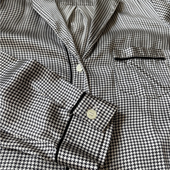 Victoria’s Secret 100% Silk Night Shirt Black & White Size Medium - Picture 3 of 9